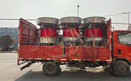 貴州客戶定制漿液篩裝車完畢，準備發(fā)貨