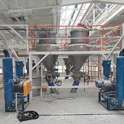 河南某工廠連續(xù)式真空上料機(jī)實拍